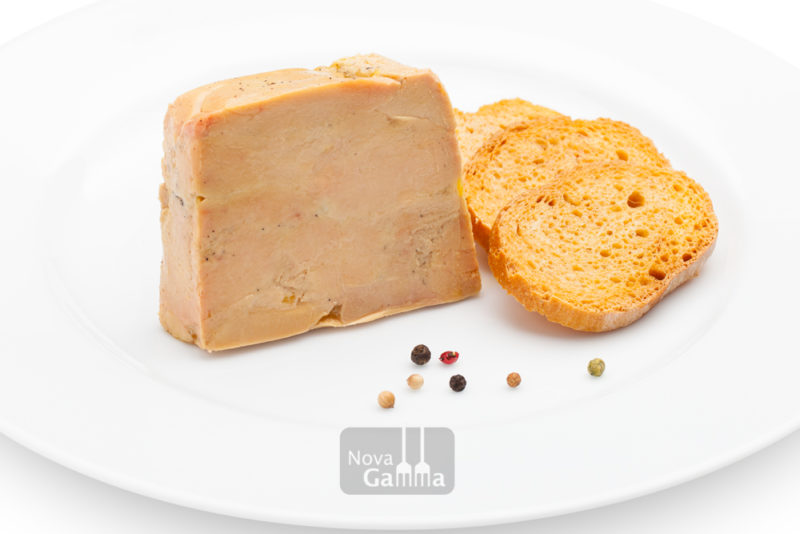 Tel Comprar Foie micuit amb Aromes d'Armagnac està elaborat al 100% amb fetge extra d'ànec, amb un suau punt de cocció pebres i armanyac.